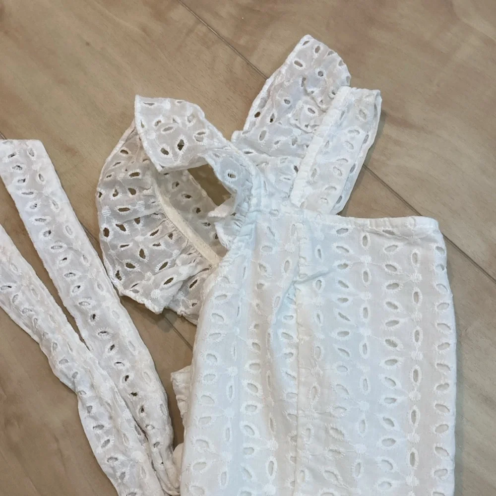 White eyelet open back tank - Picture 8 of 8
